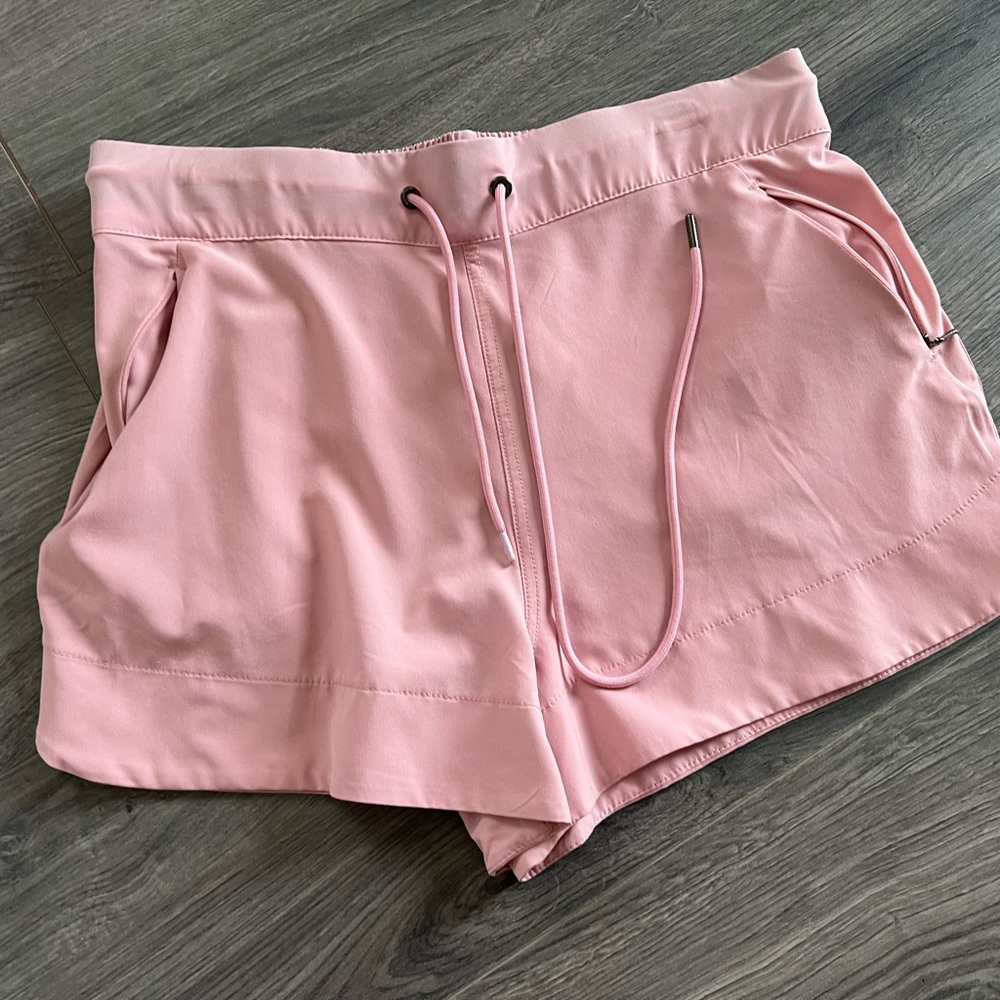 Freely Work out Shorts Size M